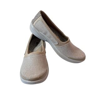 BZees Nectar Slip On Loafers Oatmeal Womens Size 7.5 New